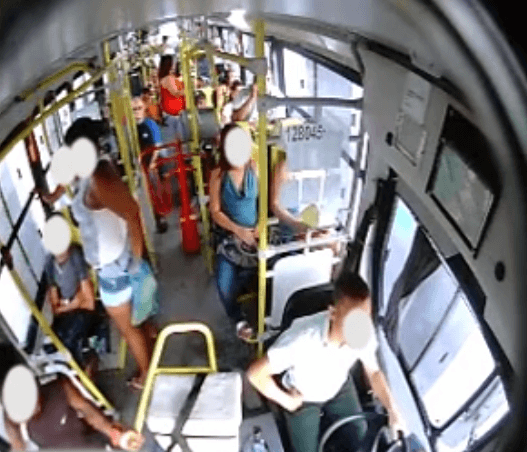 imagens do interior do ônibus